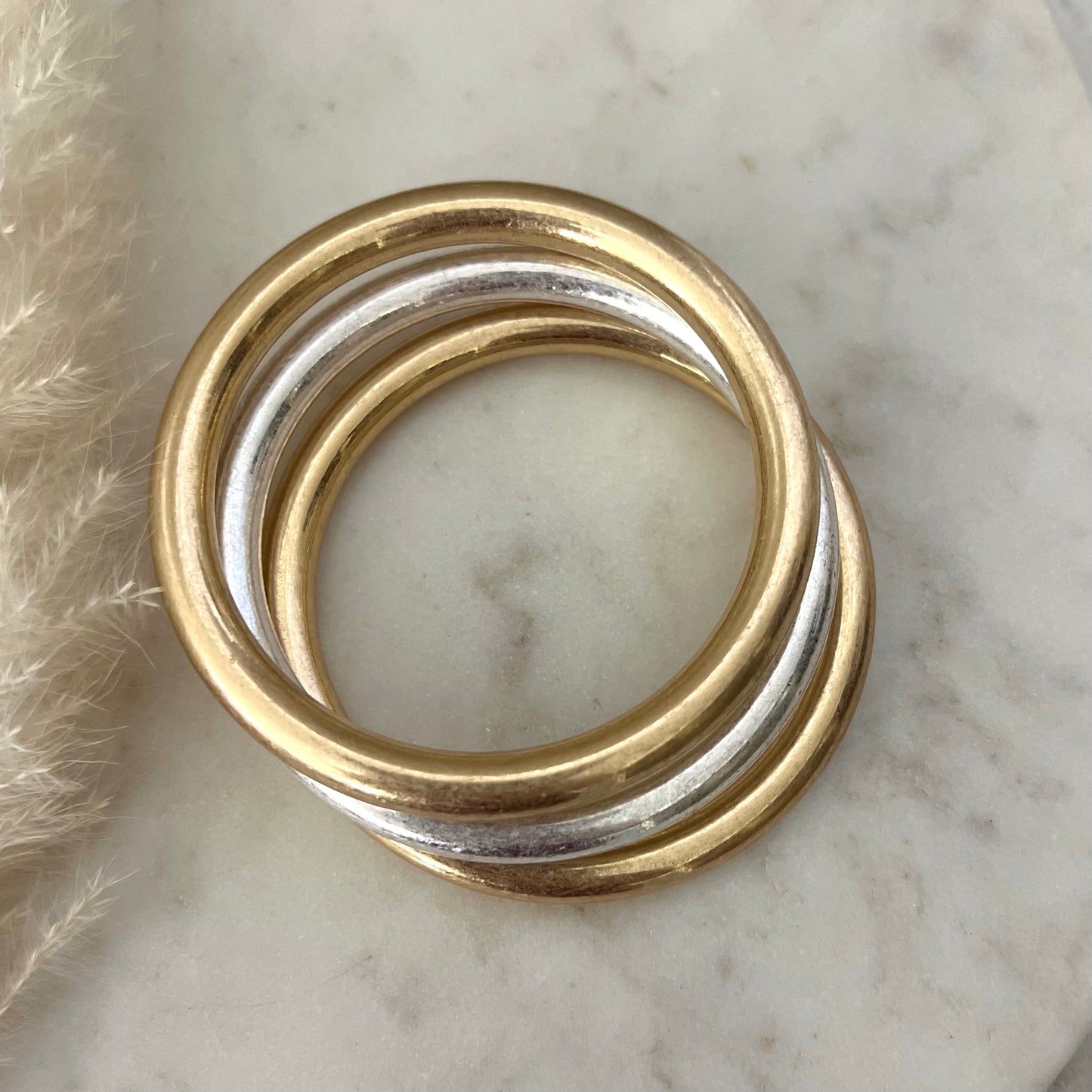 Antique Acrylic Bangle (Pre- Order Two Tone Available Dic 6)