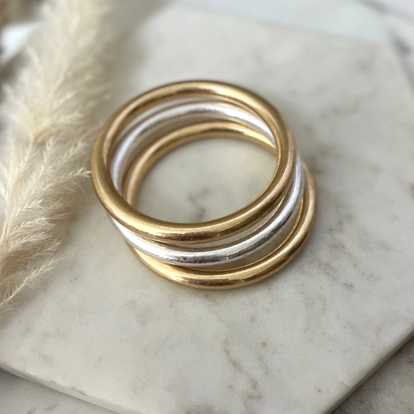 Antique Acrylic Bangle (Pre- Order Two Tone Available Dic 6)