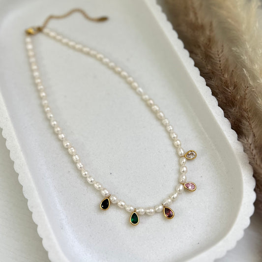Salma pearl necklace